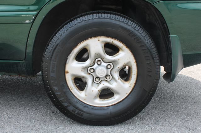 Used 2001 Toyota Highlander 2WD w/ Quick-Order Pkg image 29