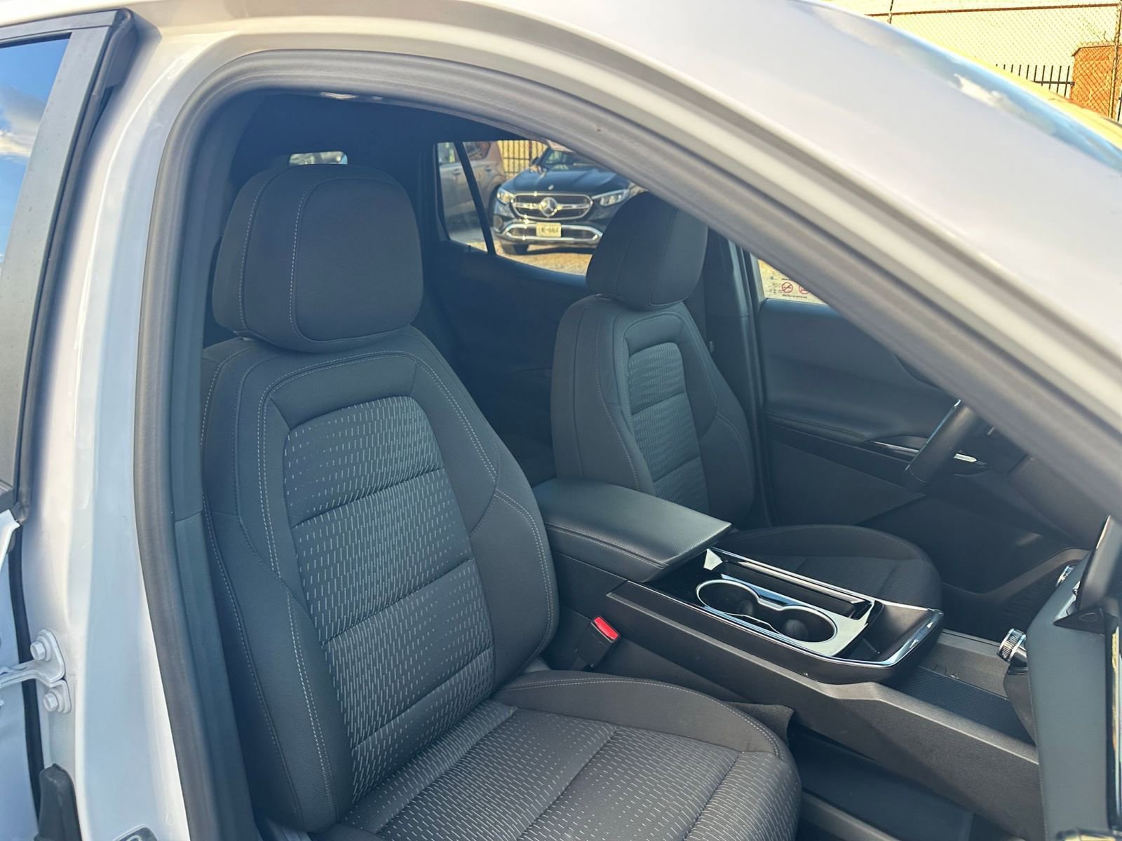 Used 2025 Chevrolet Equinox LT image 35