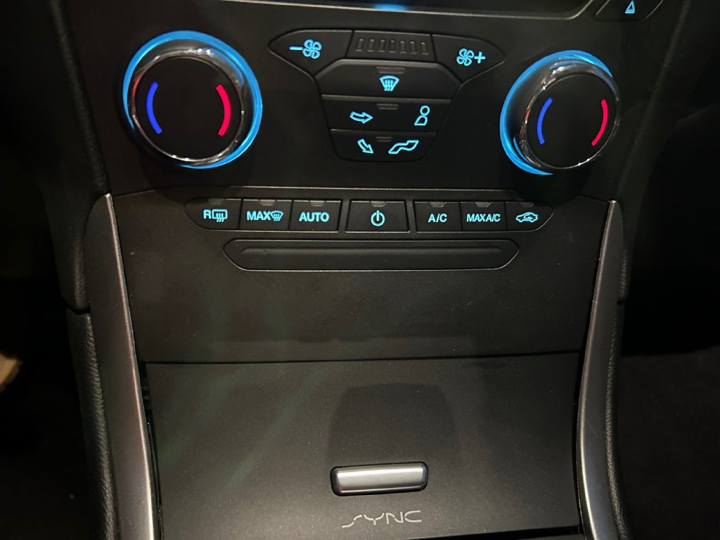 Used 2017 Ford Edge SEL w/ Cargo Accessory Package FWD image 40