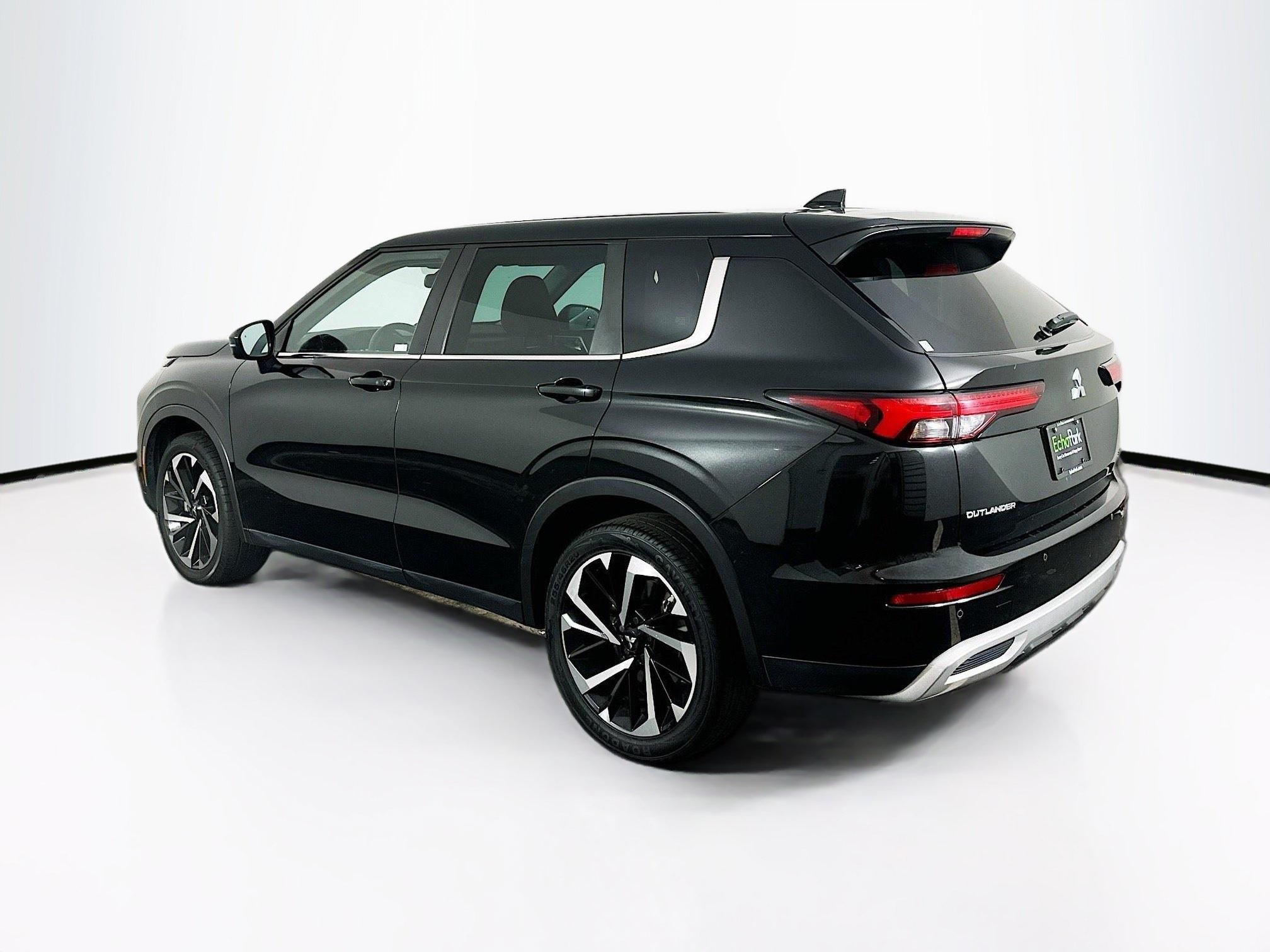 Used 2023 Mitsubishi Outlander SE FWD image 5