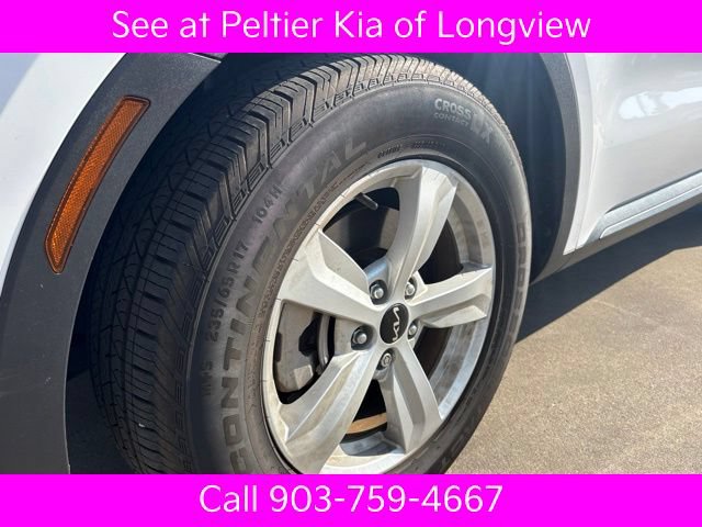 Used 2024 Kia Sorento LX FWD image 2