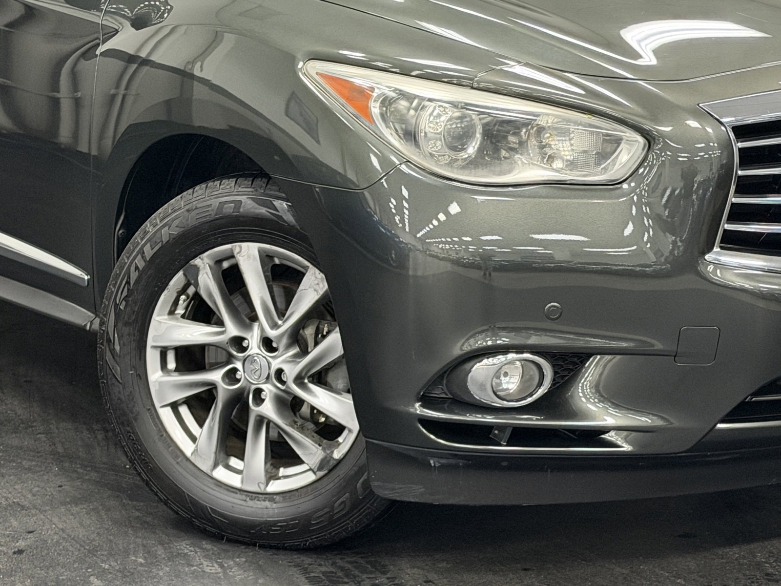 Used 2013 INFINITI JX35 Base w/ Premium Pkg image 4