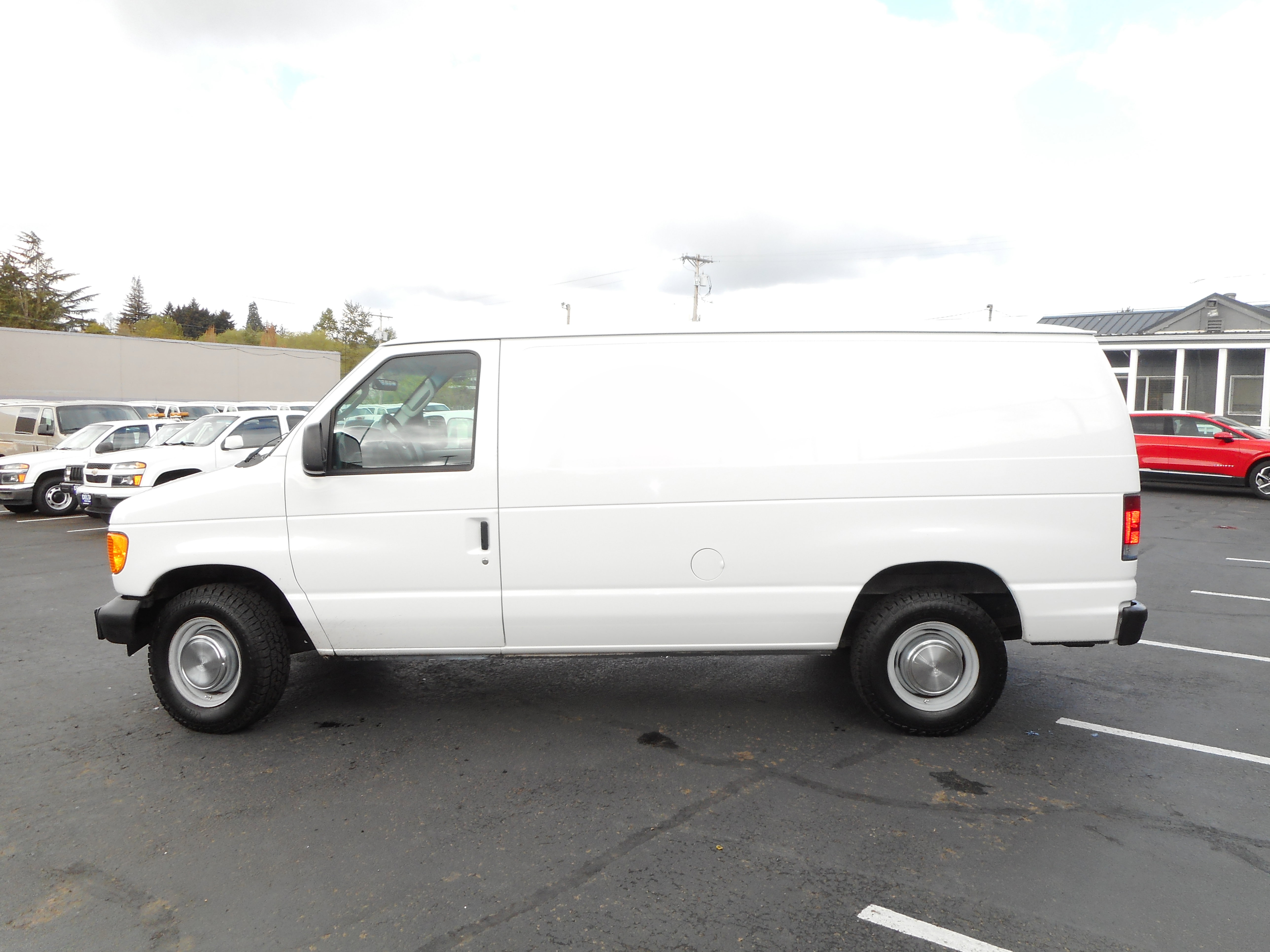Used 2006 Ford E-250 and Econoline 250 RWD image 6