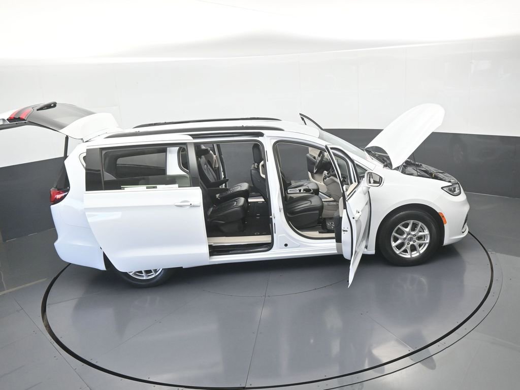 Used 2022 Chrysler Pacifica Touring-L FWD image 68