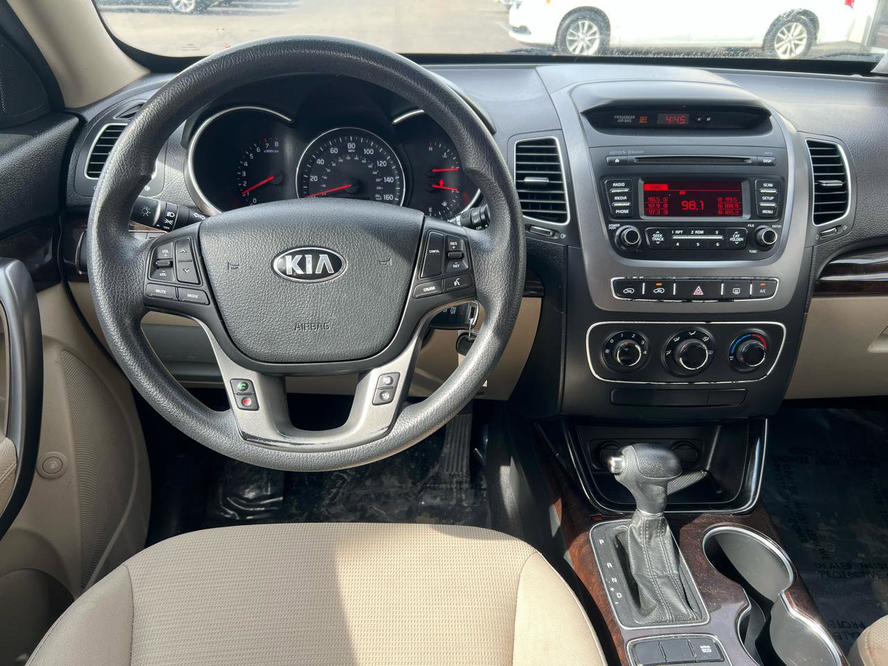 Used 2015 Kia Sorento LX image 16
