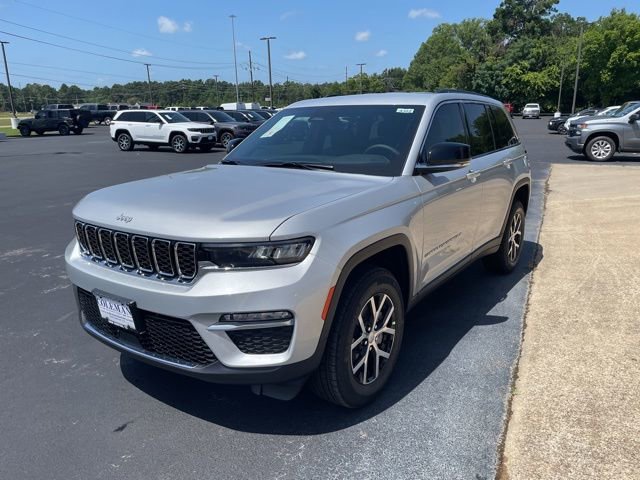 New 2025 Jeep Grand Cherokee Limited image 3