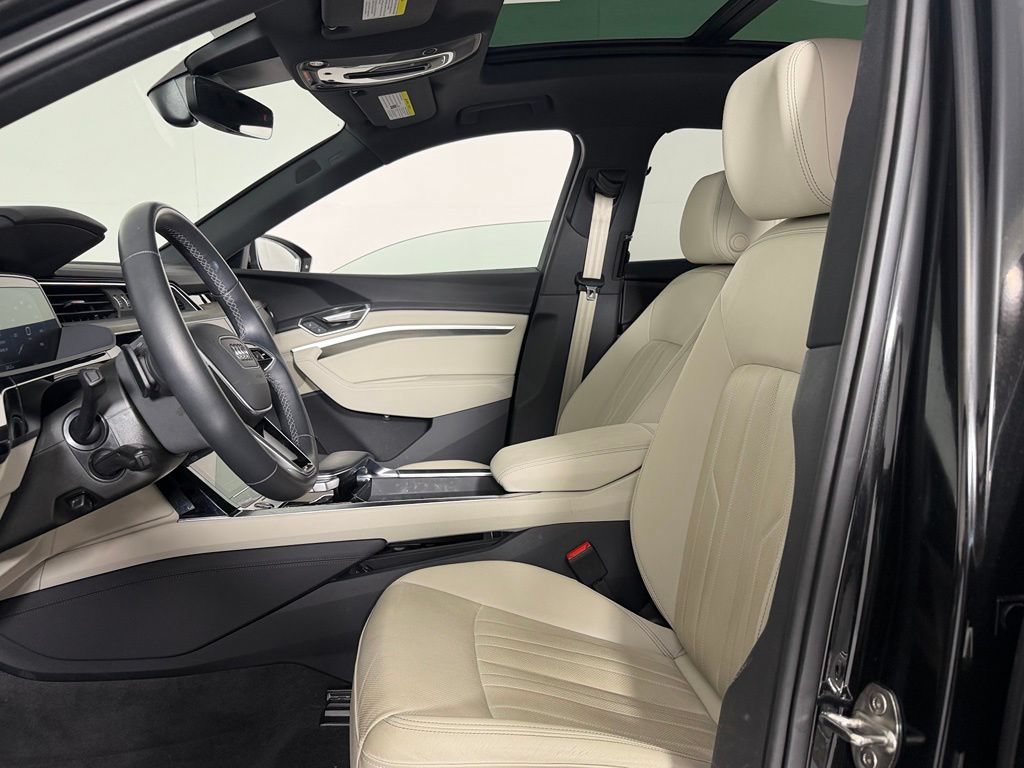 Used 2024 Audi Q8 e-tron Premium Plus w/ Premium Plus Package AWD/4WD image 18