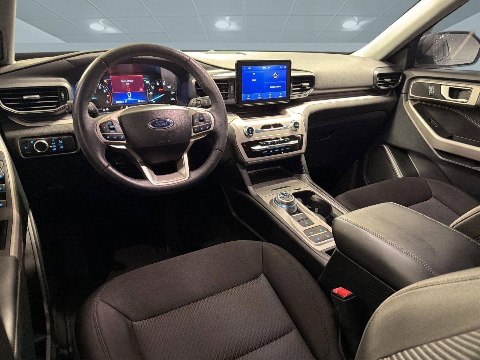 Used 2024 Ford Explorer XLT RWD image 27