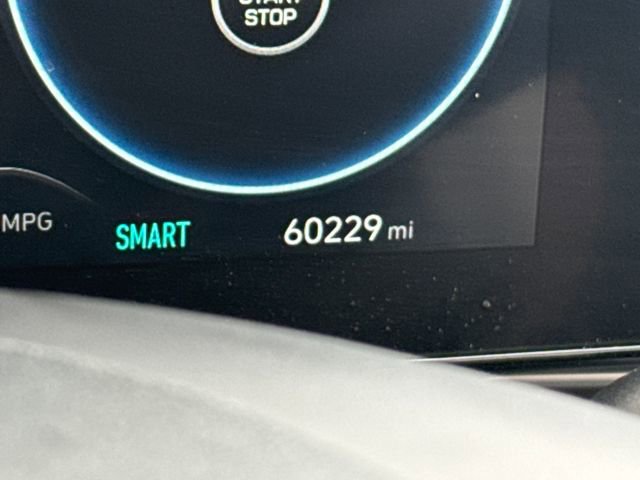 Certified 2021 Hyundai Elantra Limited w/ Cargo Package image 16