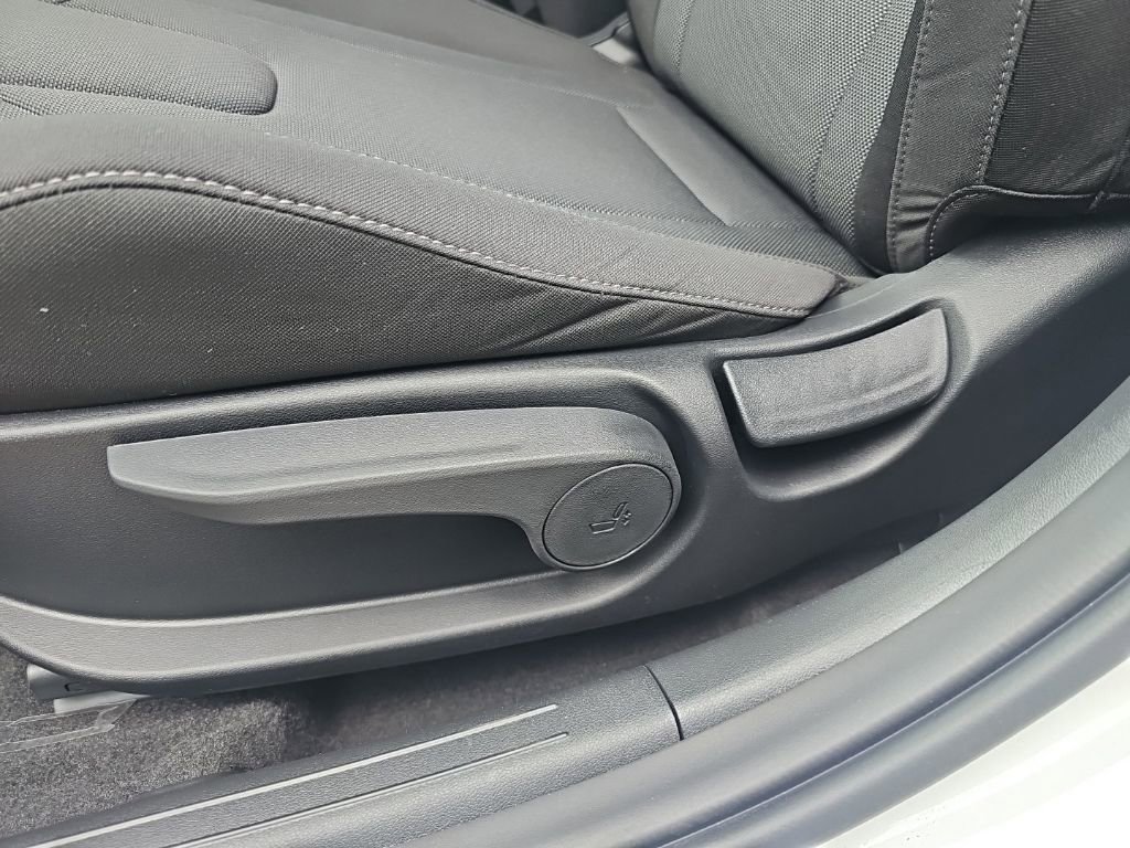New 2026 Hyundai Elantra SE FWD image 14