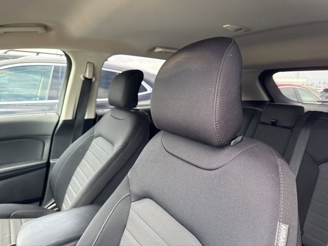 Used 2018 Ford Edge SE image 11