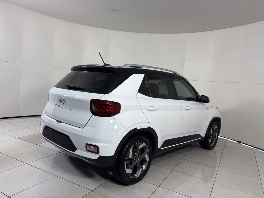 Used 2023 Hyundai Venue Limited w/ Cargo Package image 5