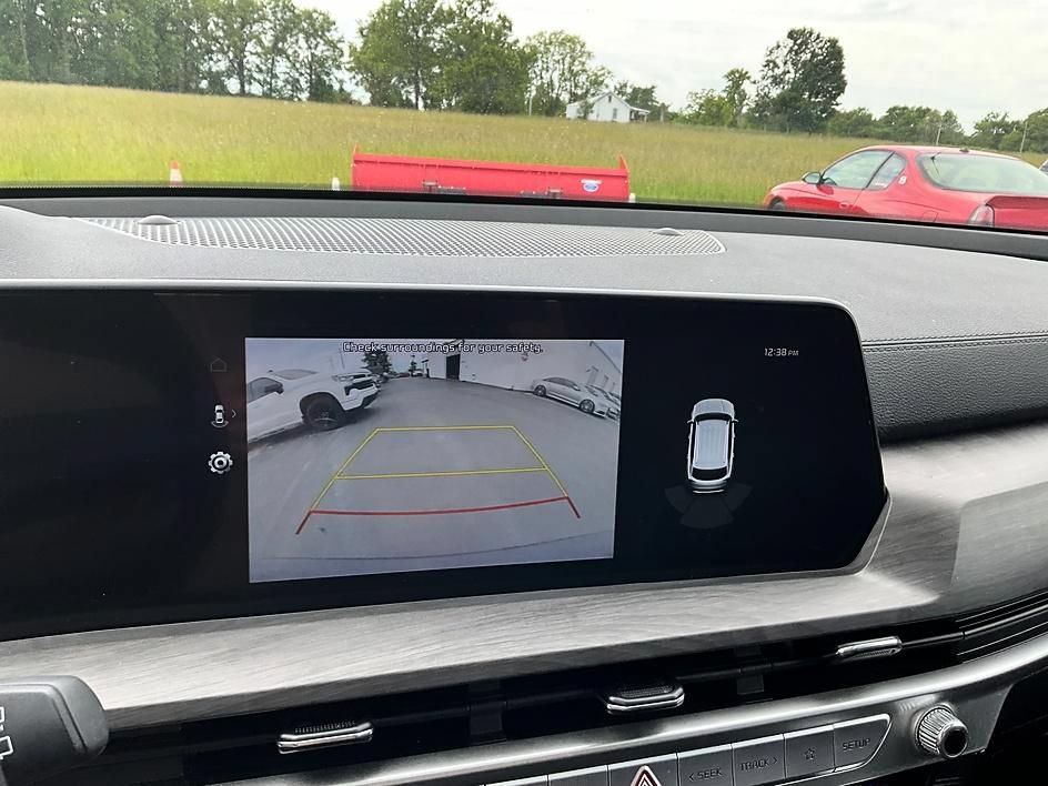 Used 2023 Kia Telluride AWD image 19