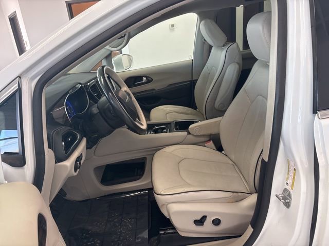 Used 2021 Chrysler Pacifica Limited w/ Premium & Safety Sphere Group AWD/4WD image 14