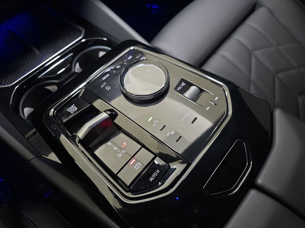 Used 2026 BMW 530i w/ M Sport Package image 26