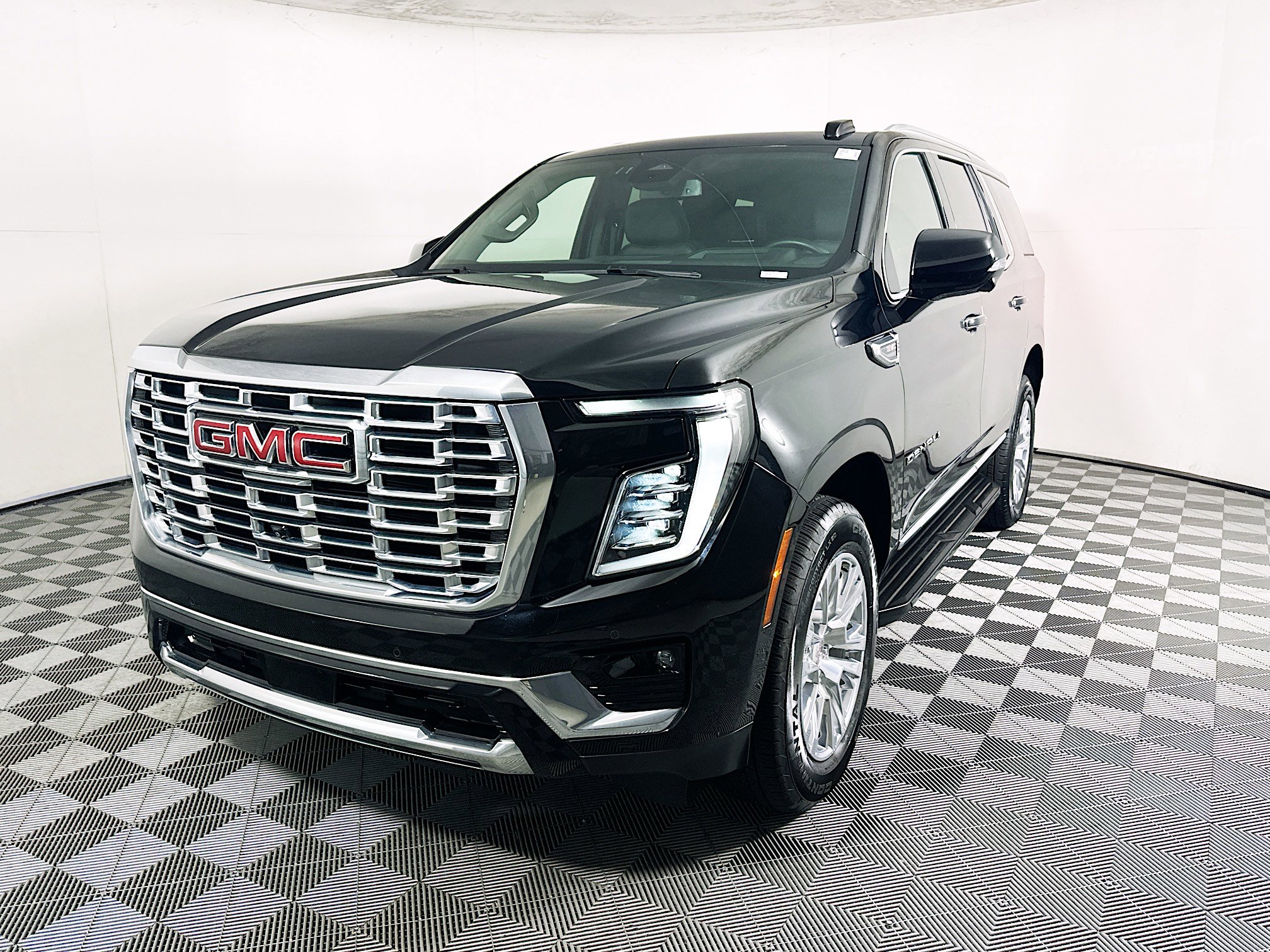 Used 2025 GMC Yukon Denali AWD/4WD image 7
