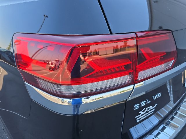 Used 2021 Volkswagen Atlas SEL R-Line FWD image 31