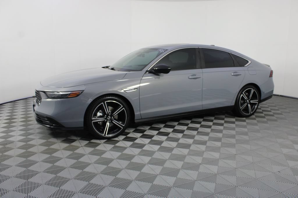 Used 2023 Honda Accord Sport image 2