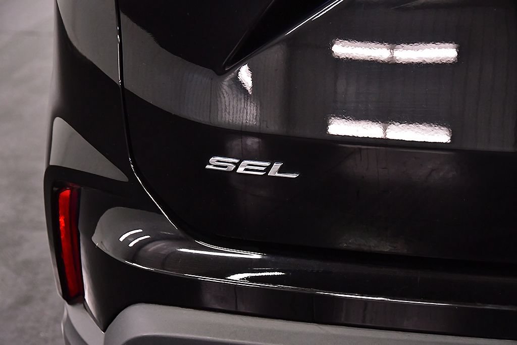 Used 2023 Ford Edge SEL w/ Sport Appearance Package AWD/4WD image 12
