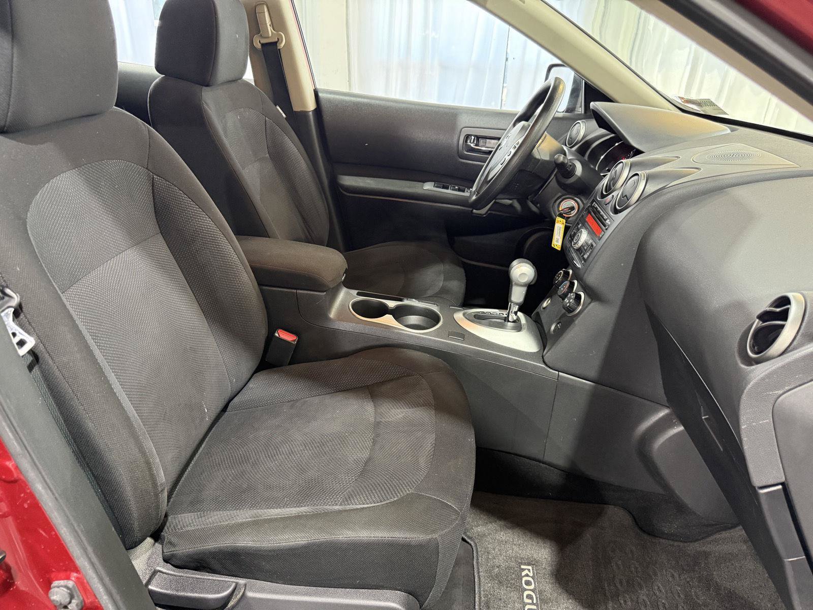 Used 2013 Nissan Rogue S FWD image 26