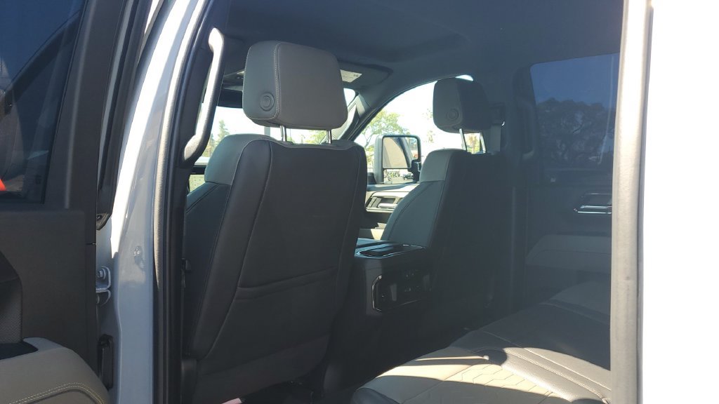 Used 2025 Chevrolet Silverado 2500 ZR2 AWD/4WD image 15