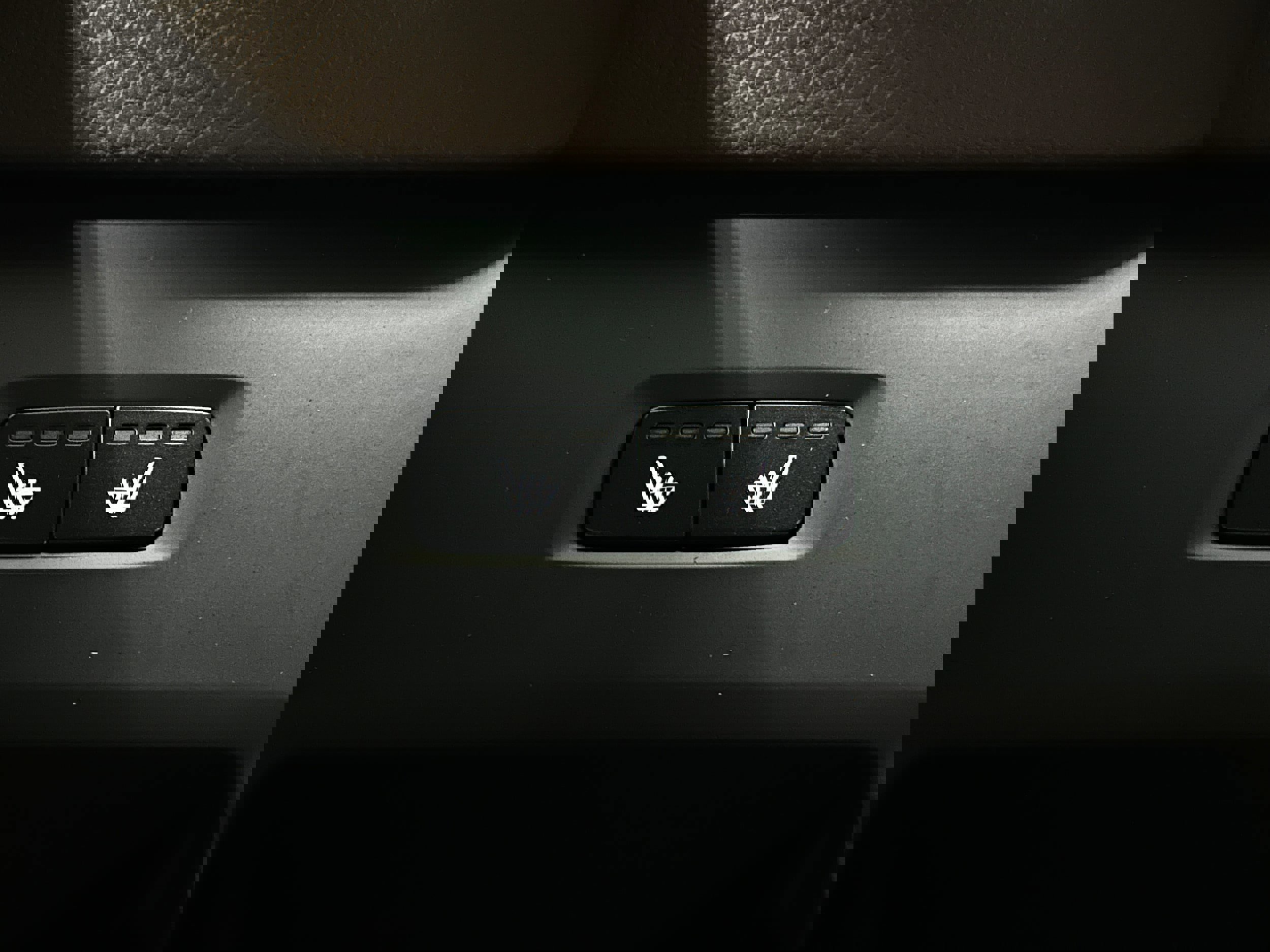 Used 2021 Volvo XC60 T5 Momentum w/ Premium Package image 30