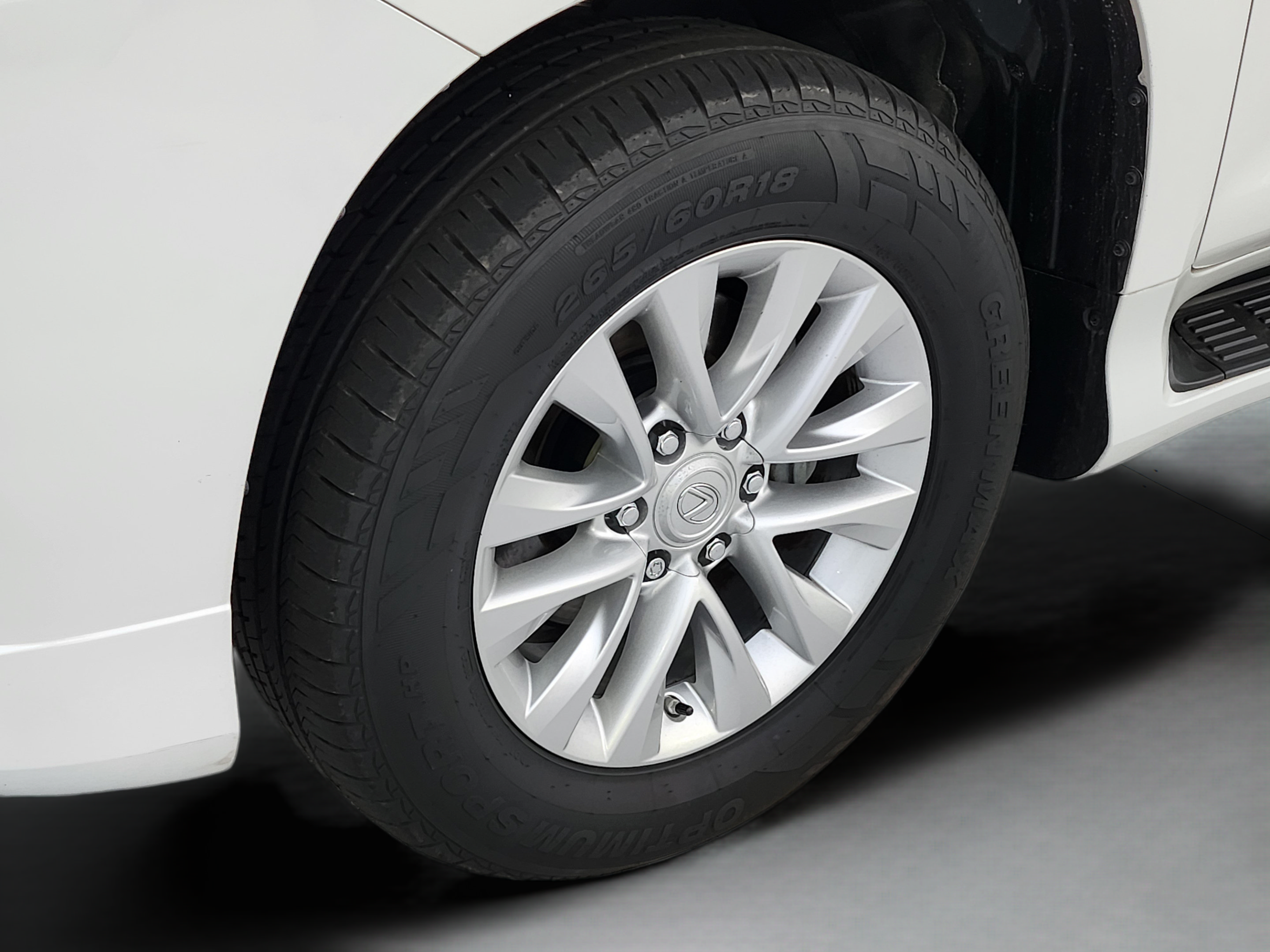 Certified 2023 Lexus GX 460 Premium w/ Premium Plus Package AWD/4WD image 34