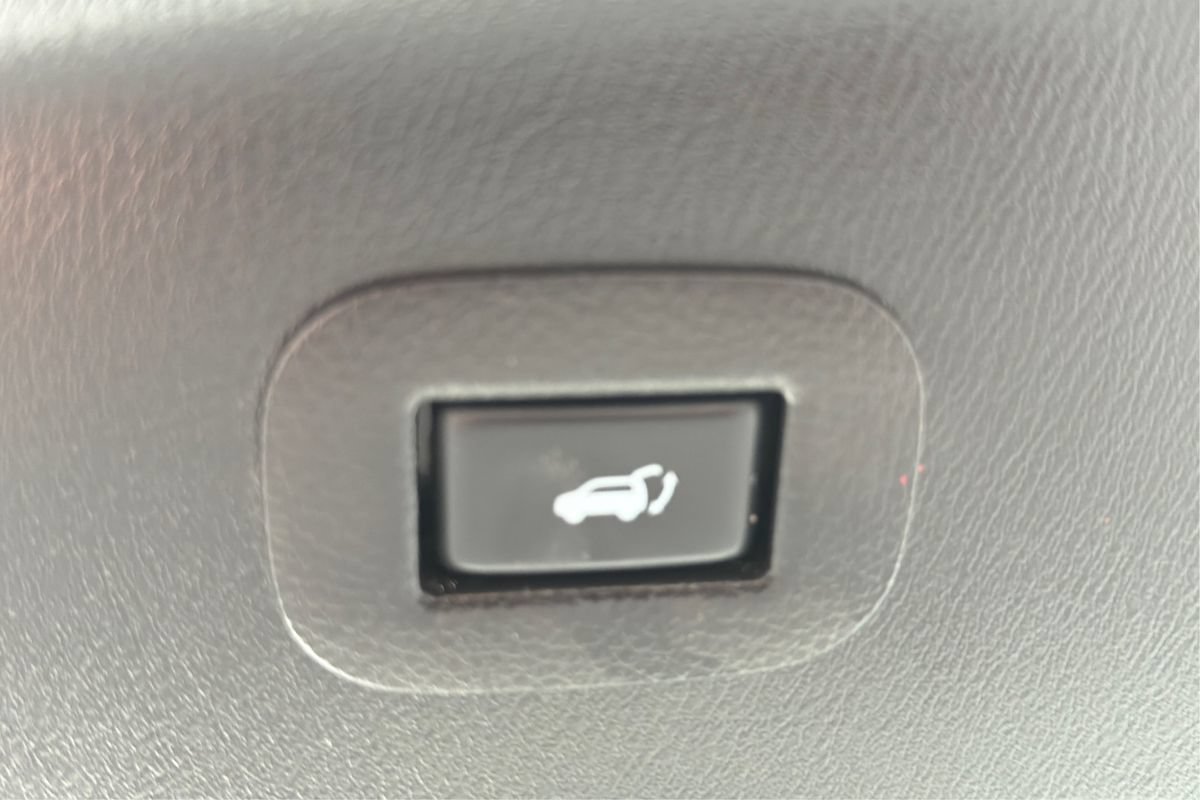 Used 2015 INFINITI QX80 4WD w/ Deluxe Technology Package image 31
