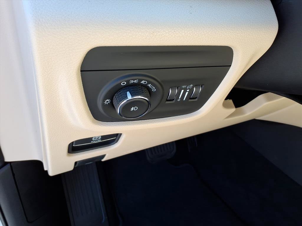 New 2027 Jeep Grand Cherokee Limited AWD/4WD image 7