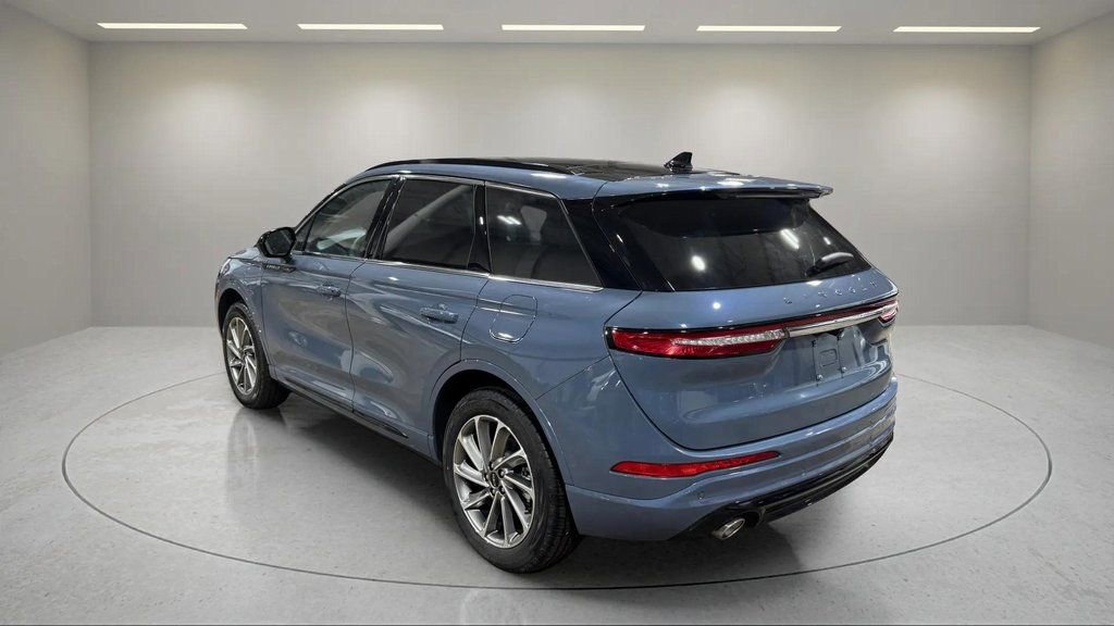 Used 2025 Lincoln Corsair Grand Touring image 16