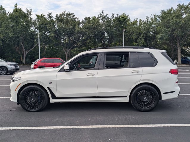 Used 2021 BMW X7 xDrive40i w/ M Sport Package AWD/4WD image 8