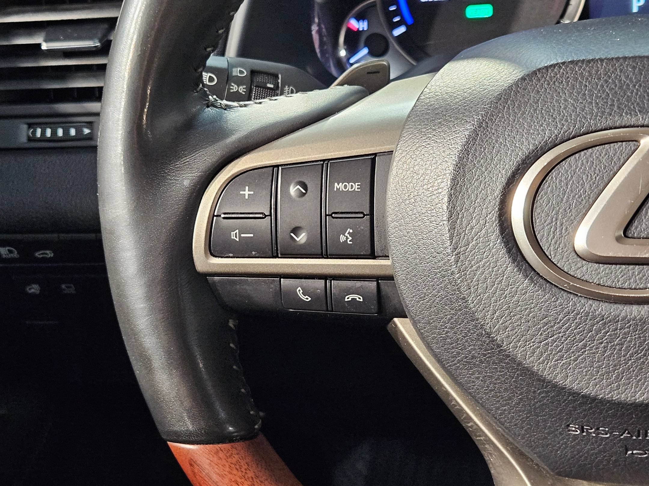 Used 2022 Lexus RX 450h AWD w/ Premium Package image 28
