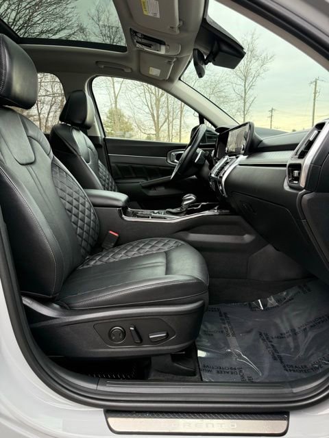 Used 2023 Kia Sorento SX image 14