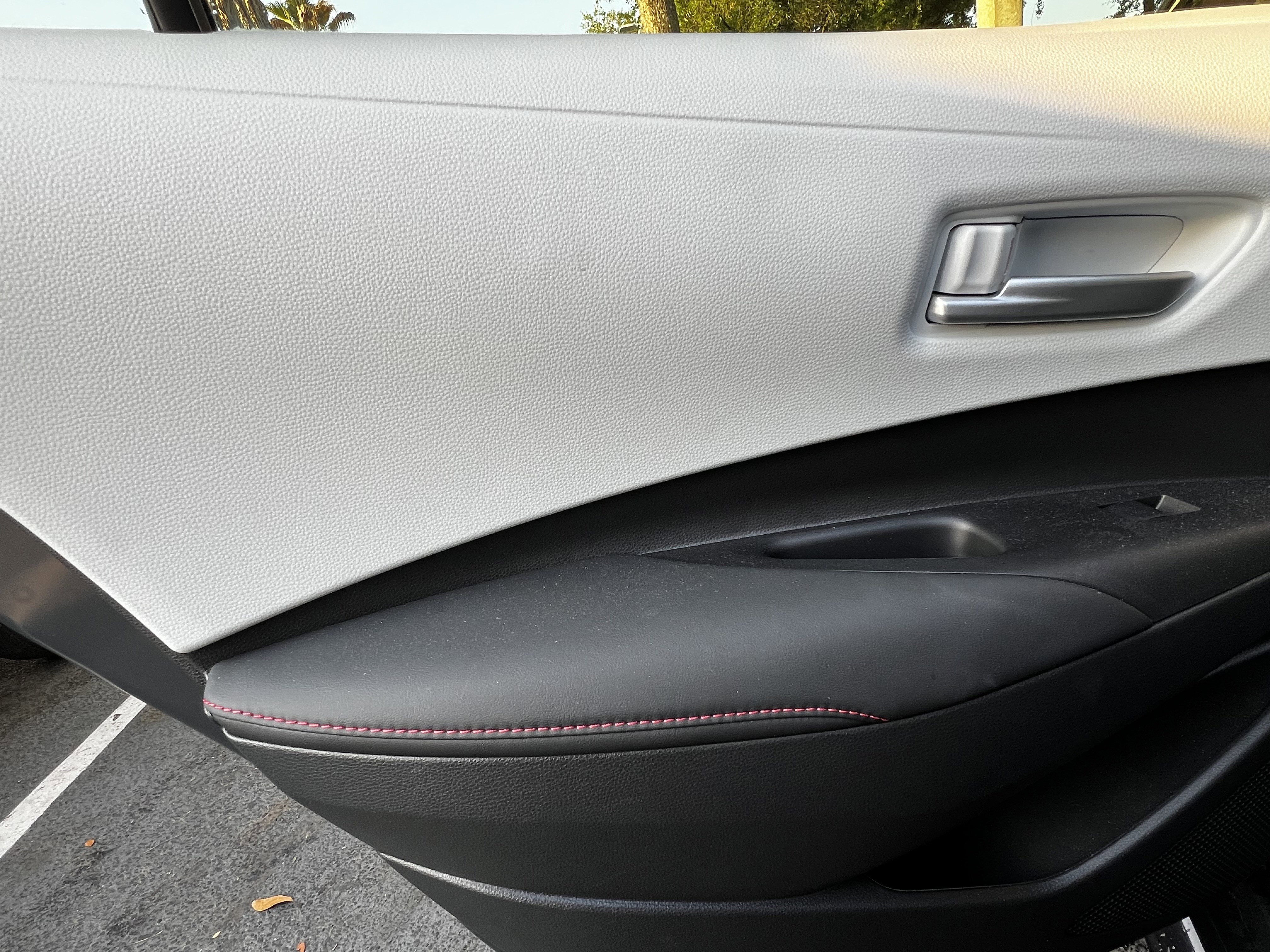 Used 2025 Toyota Corolla SE FWD image 30