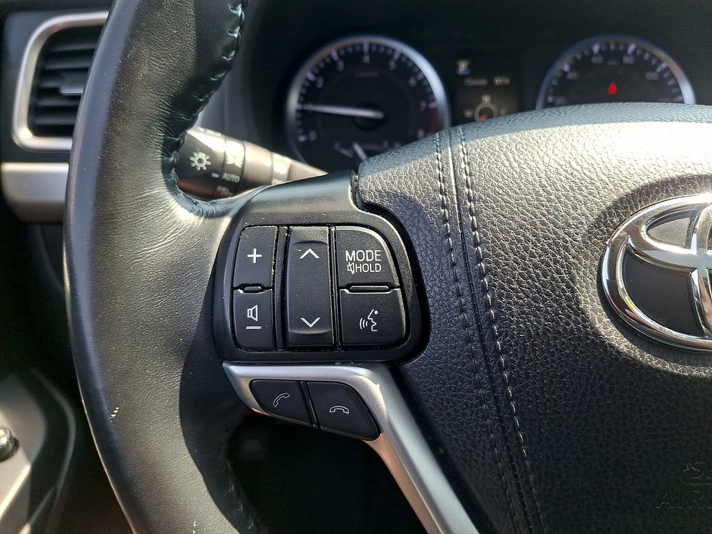Used 2019 Toyota Highlander XLE w/ Protection Package #3 AWD/4WD image 22