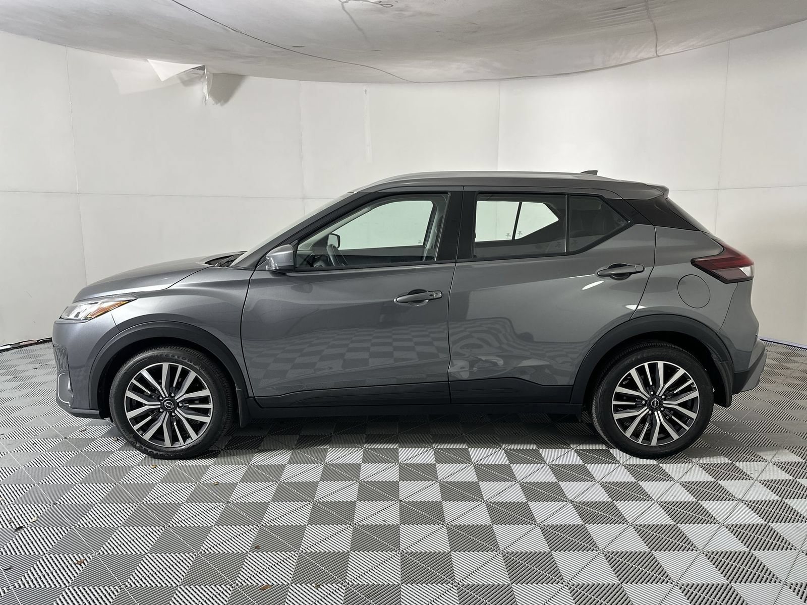 Certified 2024 Nissan Kicks SV FWD image 5