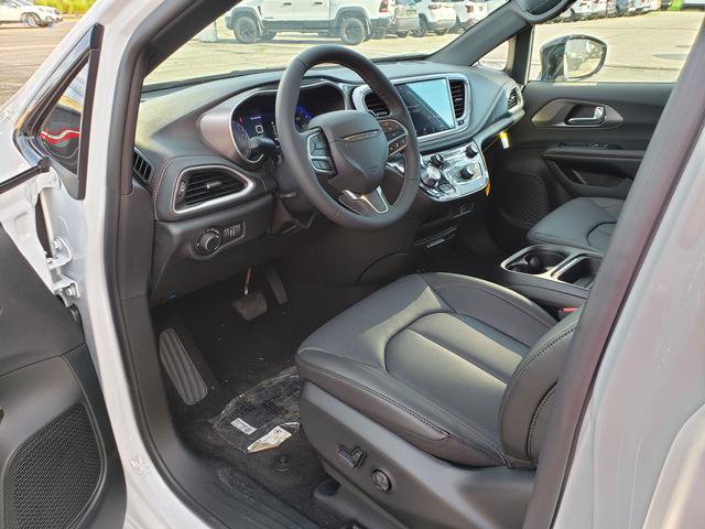 New 2027 Chrysler Pacifica Select FWD image 10