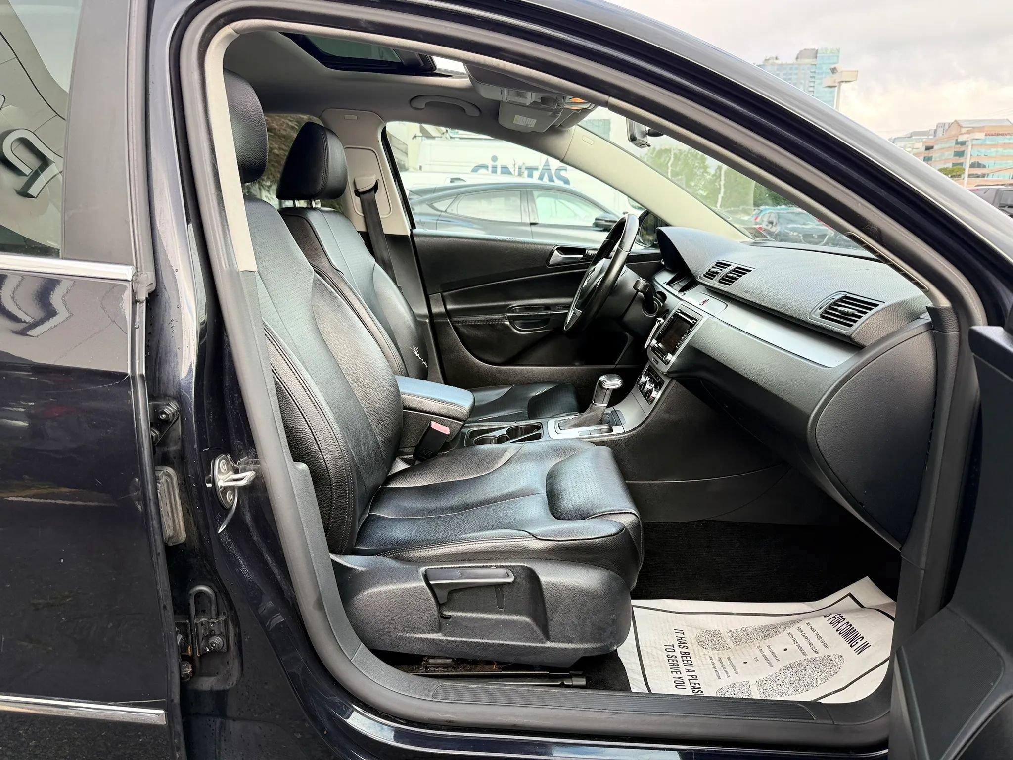 Used 2010 Volkswagen Passat Komfort FWD image 36
