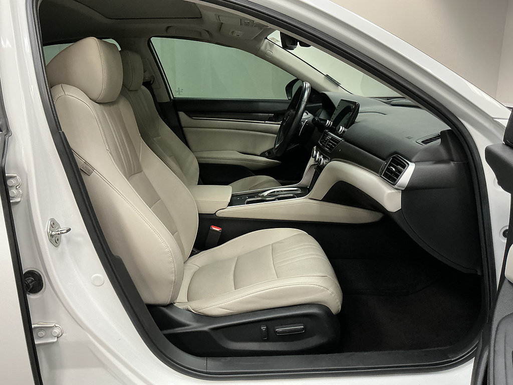 Used 2019 Honda Accord Touring image 28