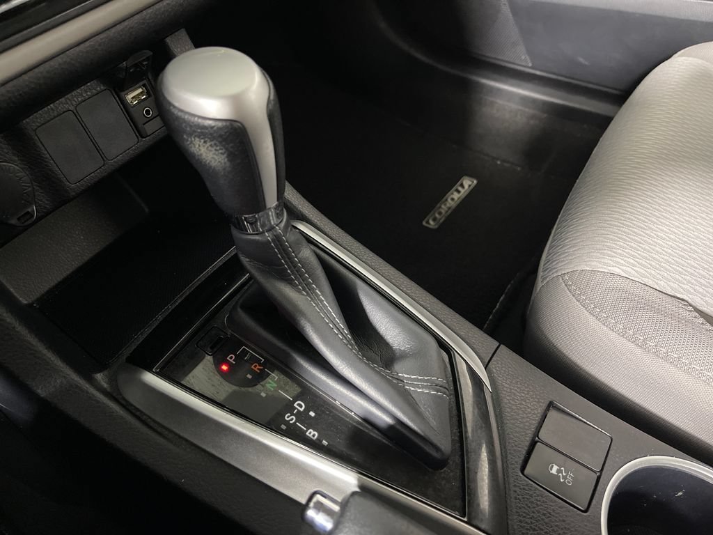 Used 2017 Toyota Corolla LE w/ Carpet Mat Package (TMS) FWD image 24