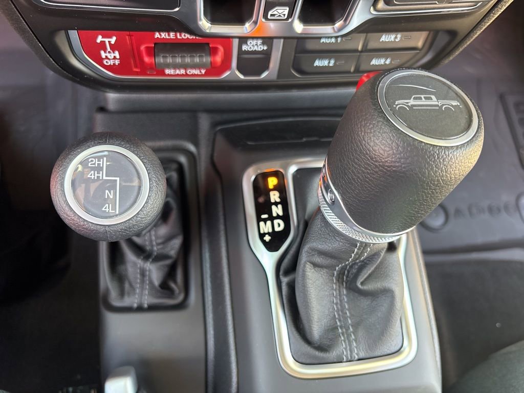 New 2025 Jeep Gladiator Willys AWD/4WD image 19
