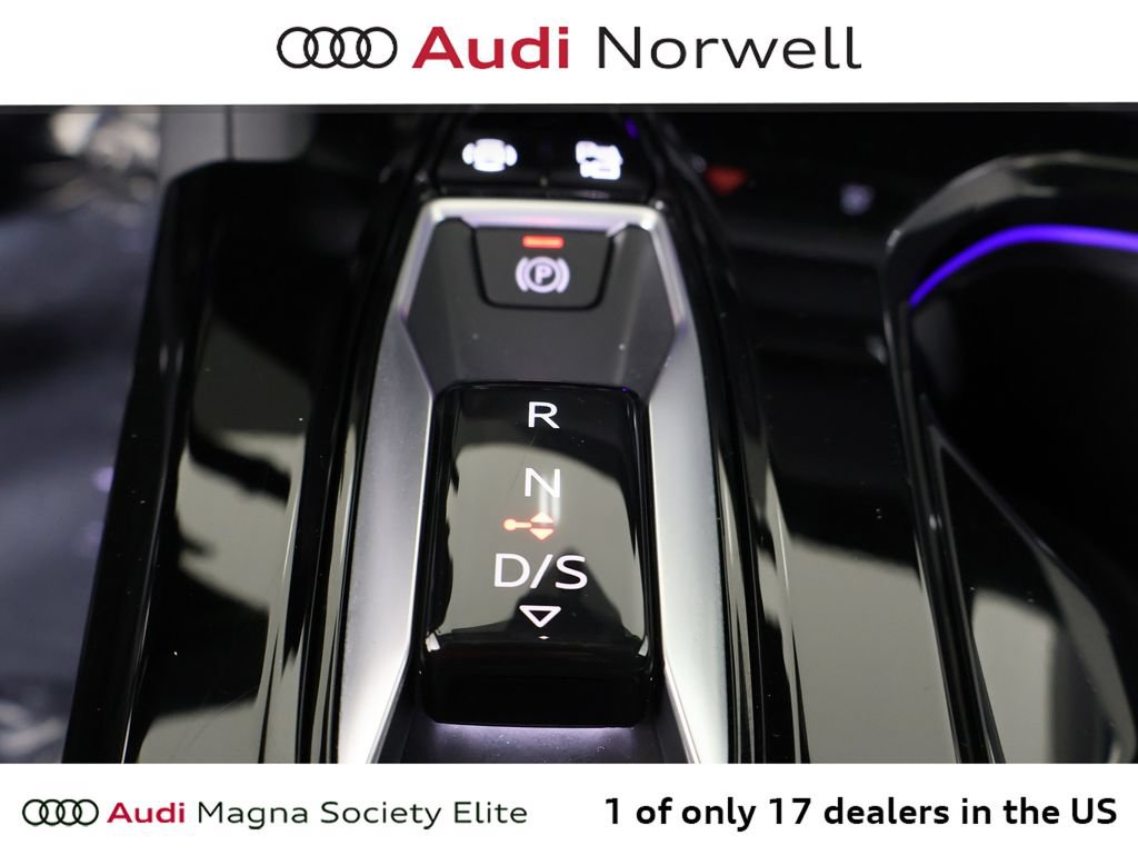 Used 2025 Audi Q5 Premium Plus w/ Premium Plus AWD/4WD image 4