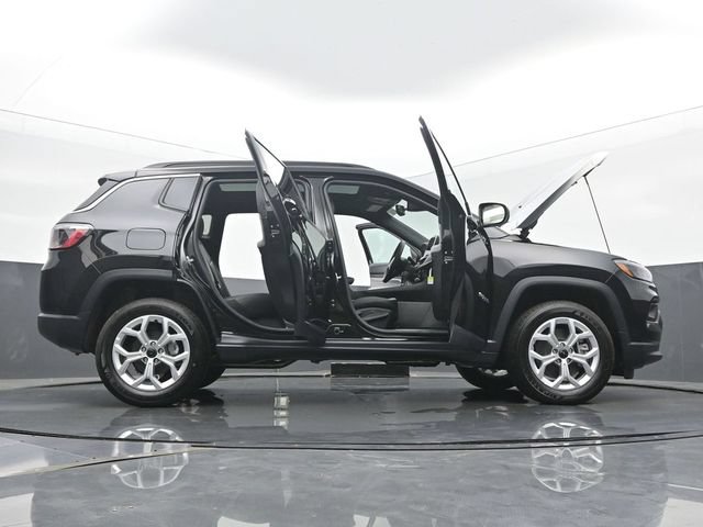 New 2025 Jeep Compass Latitude w/ Sun & Sound Group AWD/4WD image 61