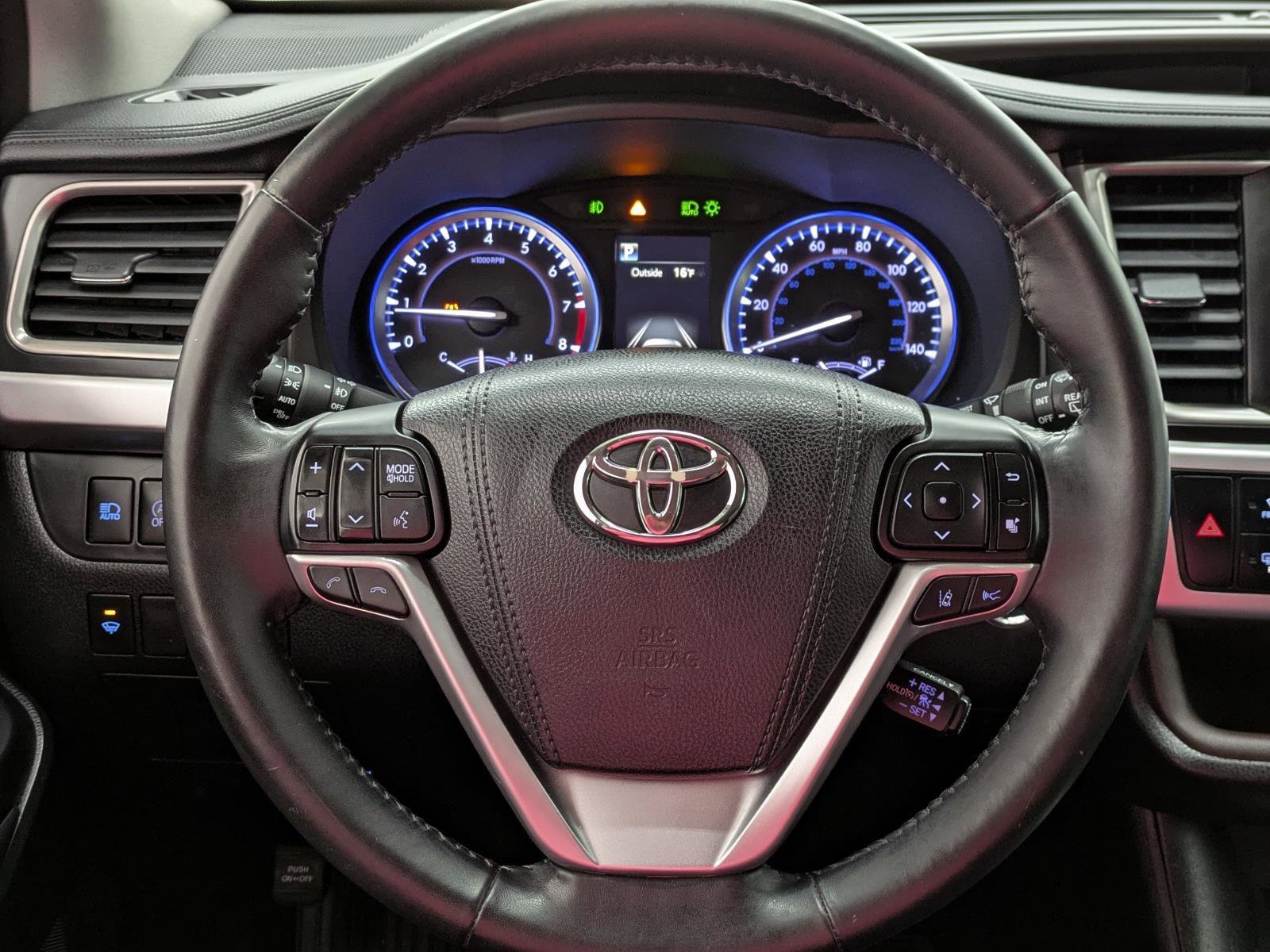 Used 2018 Toyota Highlander XLE image 36