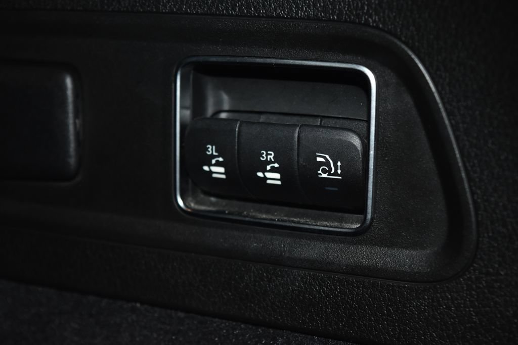 Used 2022 Mercedes-Benz GLS 450 4MATIC image 33