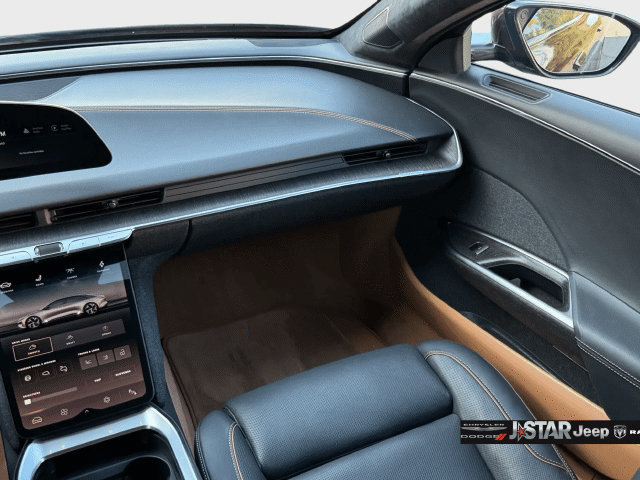 Used 2025 Lucid Air Touring AWD/4WD image 16