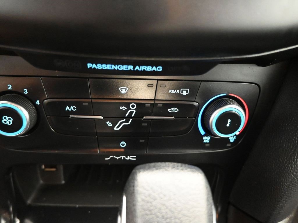 Used 2018 Ford Focus SE image 15