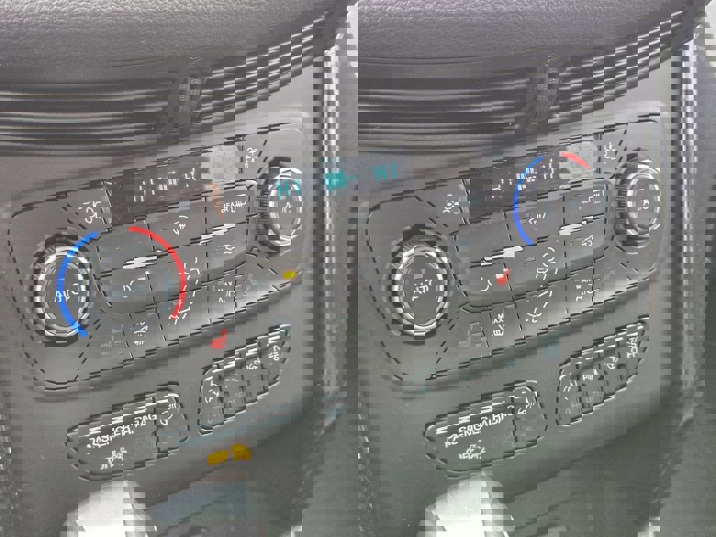 Used 2018 Ford Escape Titanium image 13