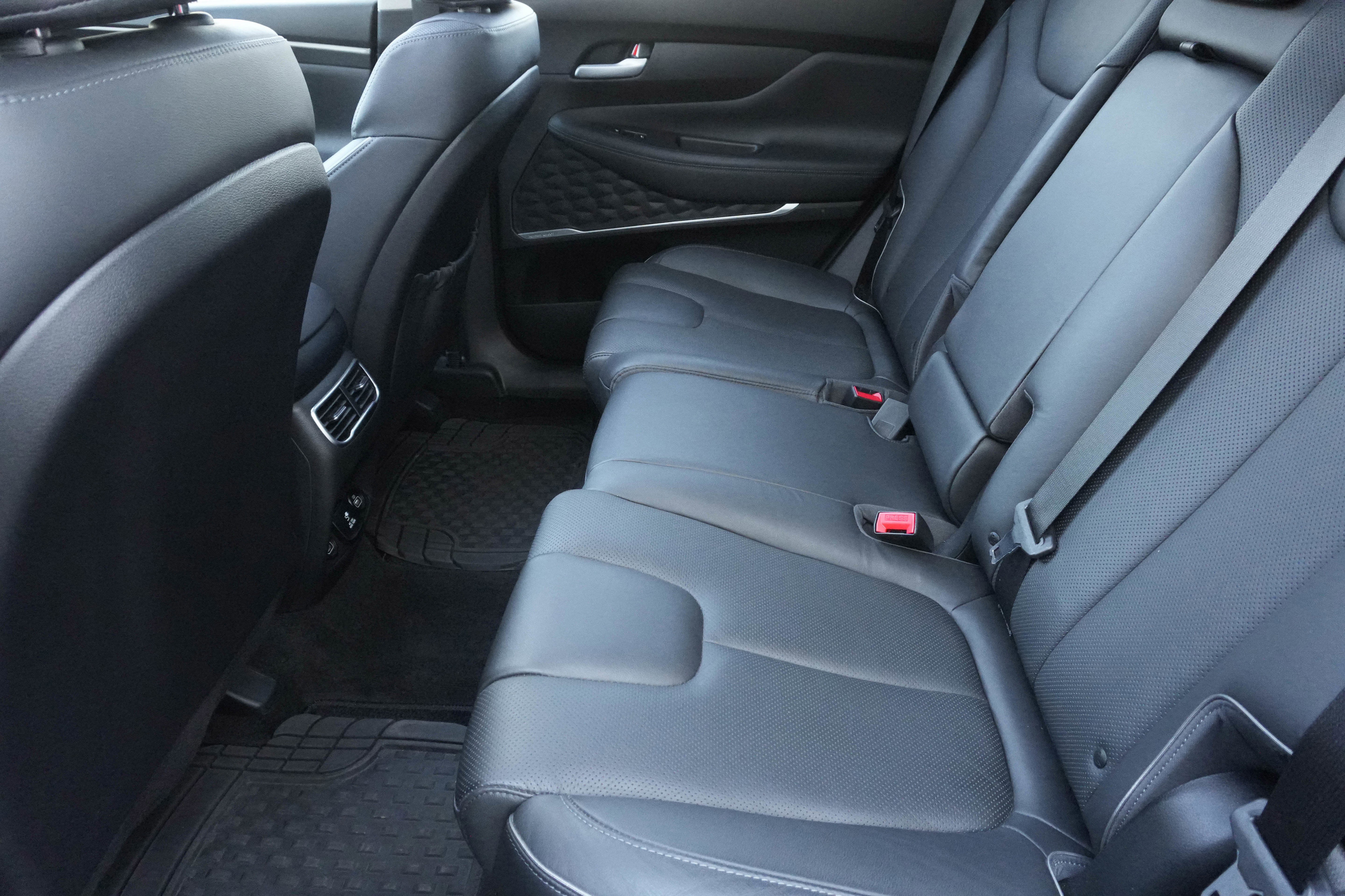 Used 2021 Hyundai Santa Fe Limited w/ Cargo Package image 31