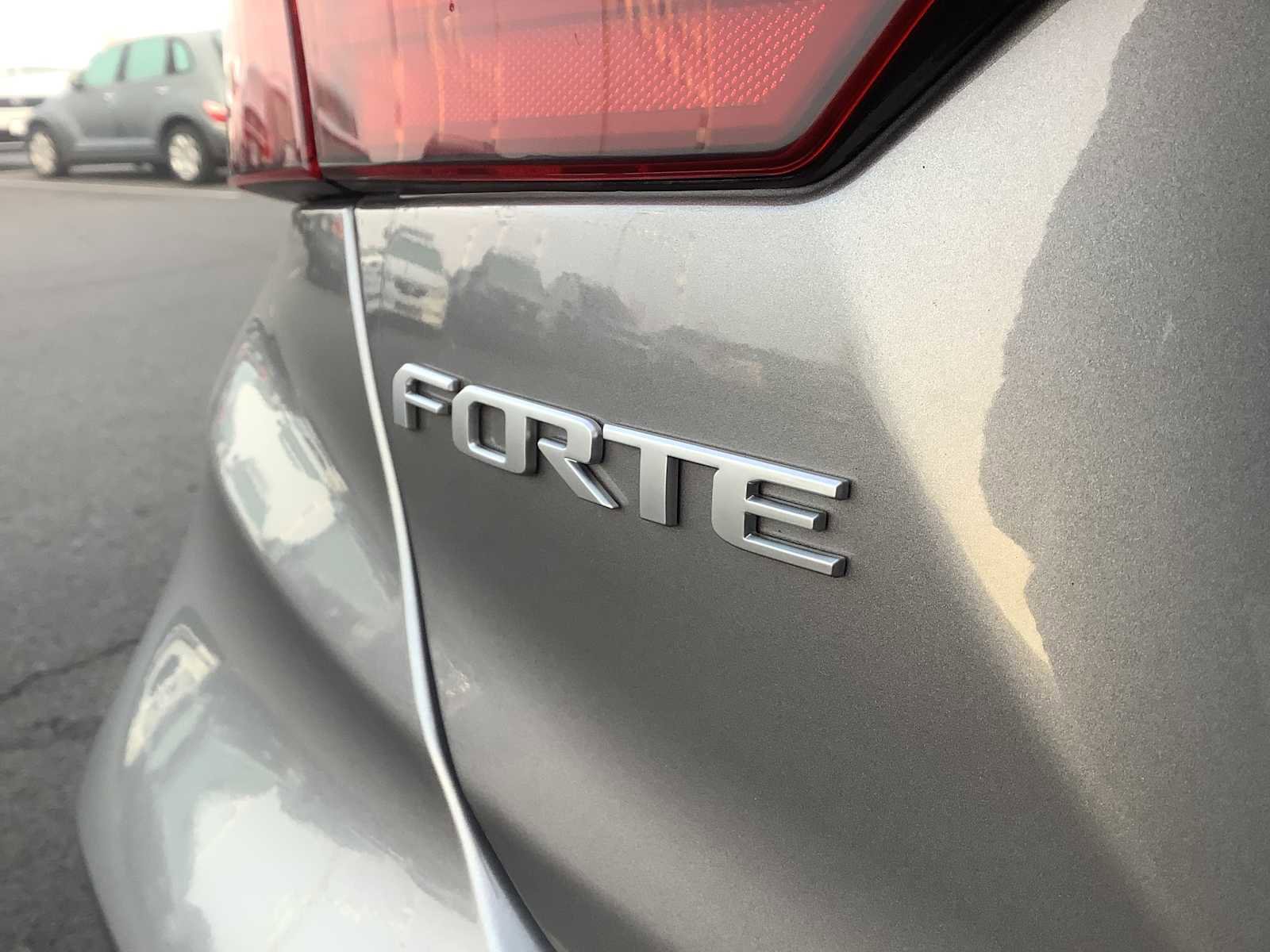 Used 2024 Kia Forte GT-Line w/ GT-Line Premium Package image 6